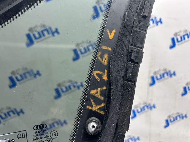 4G5845297NVB Стекло кузова (багажного отсека) левое купить Николаев