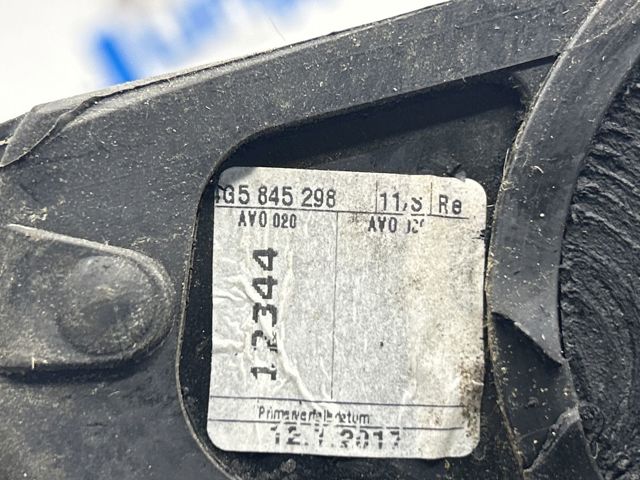 Стукло багажника, правое 4G5845298NVB VAG