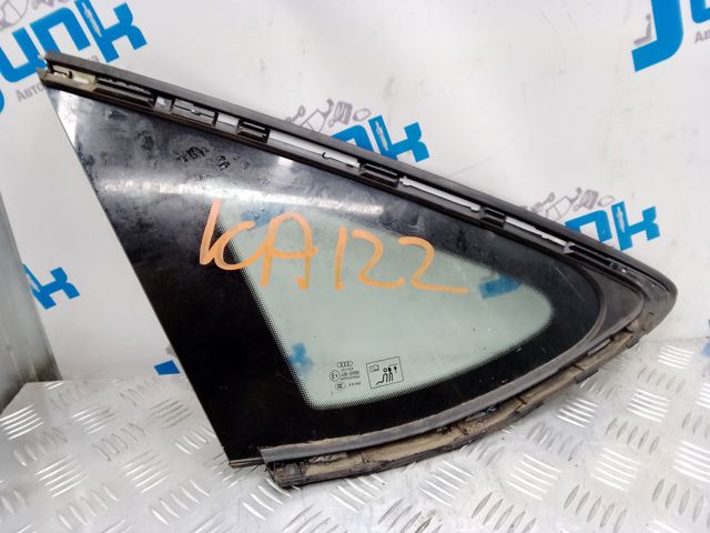 Стекло багажника, левое 4G8845299C VAG