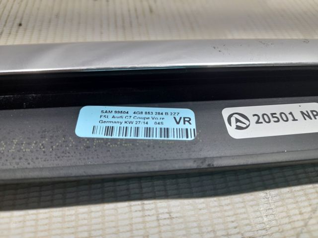 Молдинг опускного стекла двери передней, правой 4G8853284B2ZZ VAG