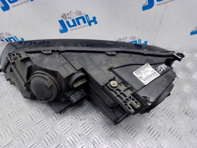 4G8941044B VAG Правая фара купить в Черновцы