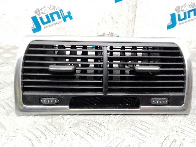 4L0820951P3Q7 Решетка вентиляции салона на "торпедо" купить Ужгород