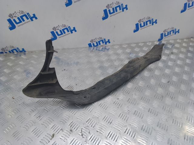 Уплотнитель арки крыла 4L0821112 VAG