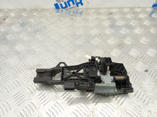 Держатель наружной ручки двери, задней левой 4L0839885G VAG