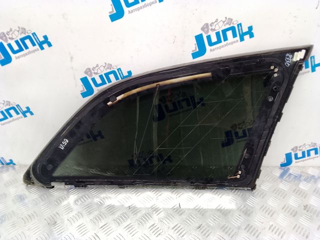 Стекло багажного отсека, левое 4L0845299R VAG