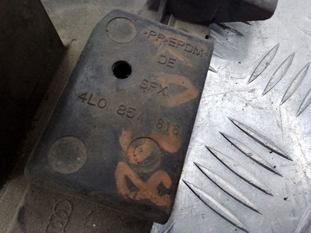 Брызговик задний, правый 4L085481601C VAG