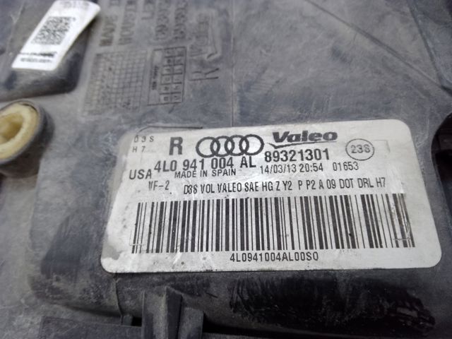 Вставка фары правой 4L0941004AL VAG