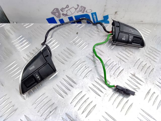 Блок кнопочных переключателей рулевого колеса 4L0951523C VAG
