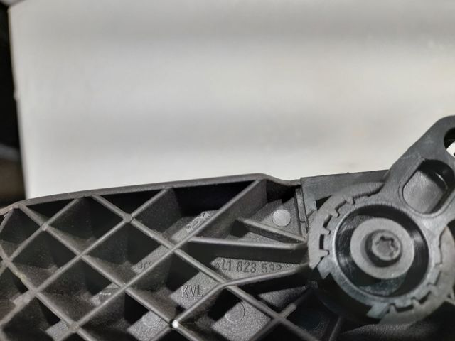Ручка открывания капота 4L1823533 VAG