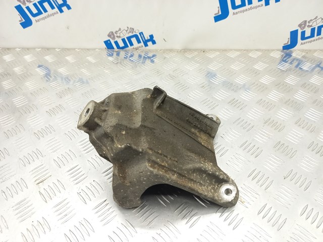 4M0199307BH VAG Кронштейн подушки (опоры) двигателя левой купить в Николаев