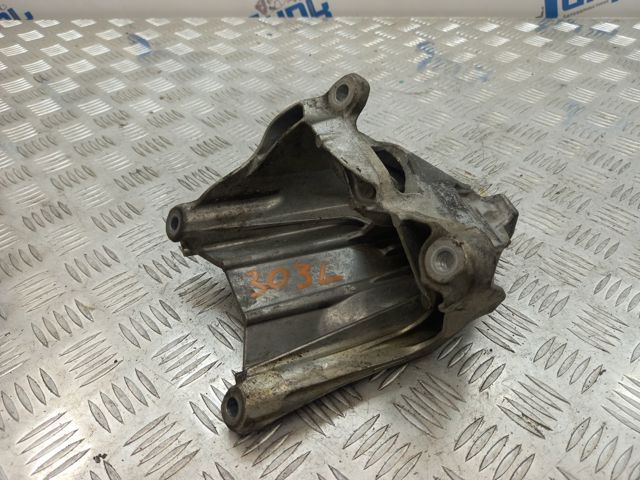 4M0199307BM VAG Кронштейн подушки (опоры) двигателя левой купить в Запорожье
