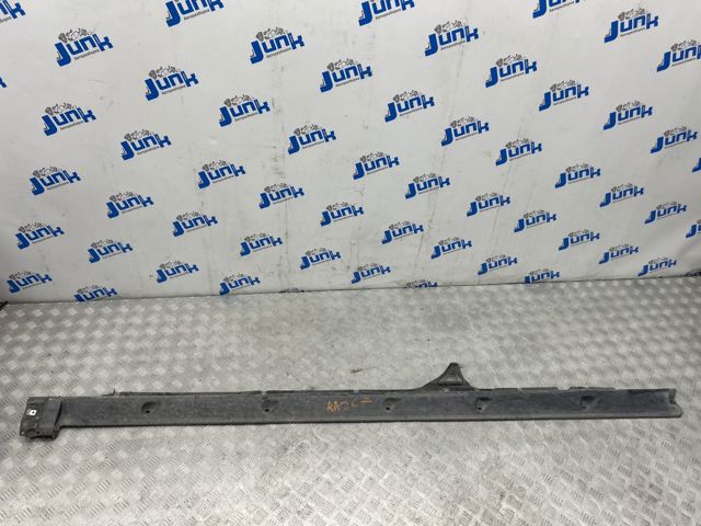Защита днища, правая 4M0825212F VAG