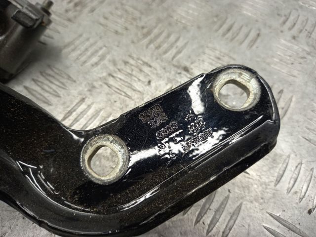 Петля багажника 4M0827300C VAG
