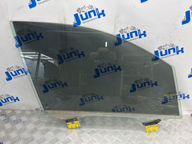 4M0845022 VAG Стекло двери передней правой купить в Николаев