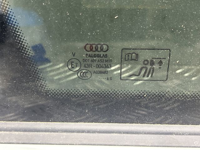 Стекло багажного отсека, левое 4M0845297BNVB VAG