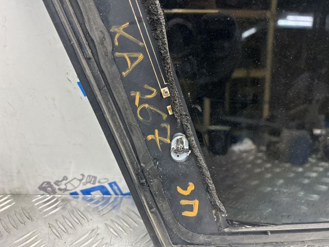 Стекло кузова/багажного отсека, правое 4M0845298CNVB VAG
