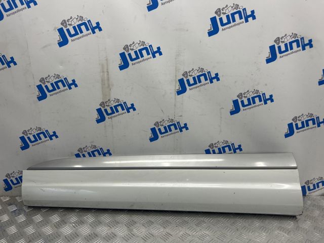 Молдинг передней левой двери, нижний 4M0853959GGRU VAG