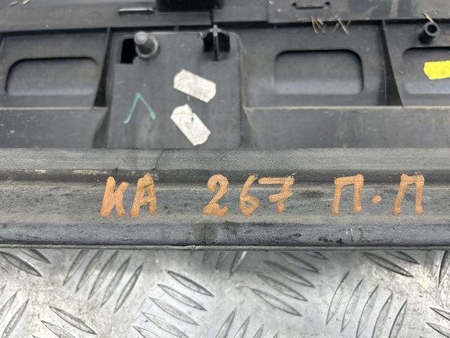 Молдинг двери передней правой нижний 4M0853960GGRU VAG