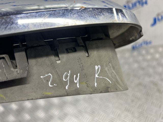 Решетка радиатора правая 51117303108 BMW