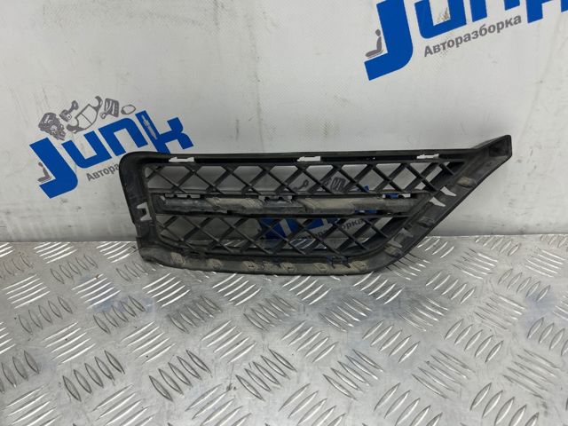 Решетка переднего бампера, правая 51117303758 BMW