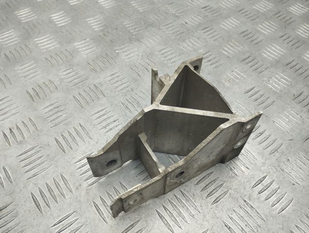 51117357215 Кронштейн усилителя переднего бампера купить Киев