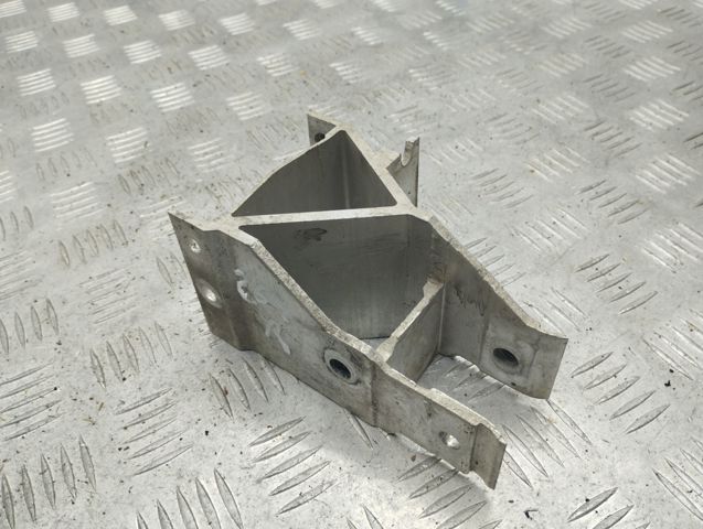 BMW 51117357216 Кронштейн усилителя переднего бампера в наличии Павлоград