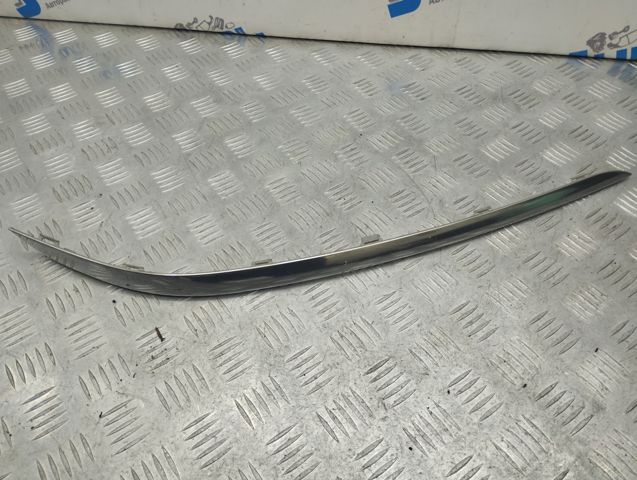 Молдинг решетки переднего бампера, правый 51117362696 BMW