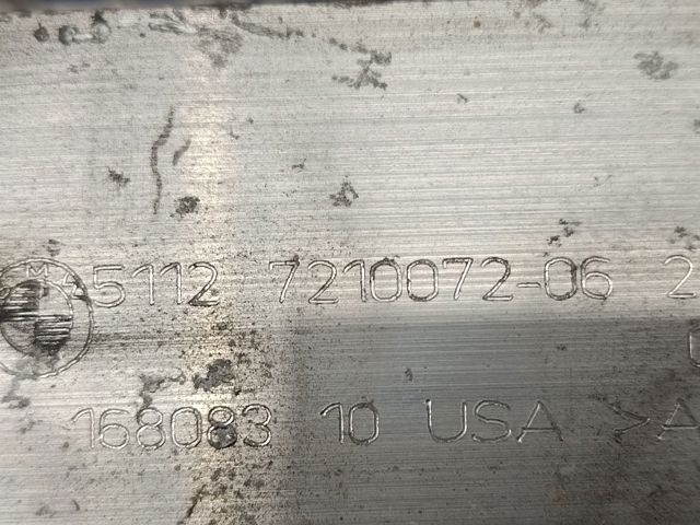 Швеллер заднего бампера 51127210072 BMW