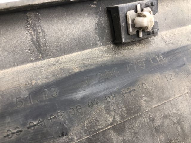 Молдинг передней левой двери, нижний 51137205779 BMW