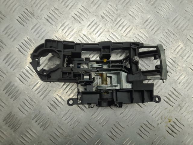 Держатель наружной ручки двери, правых дверей 51217187228 BMW