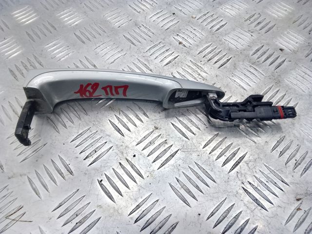 Ручка передней двери наружная, правая 51217332566 BMW