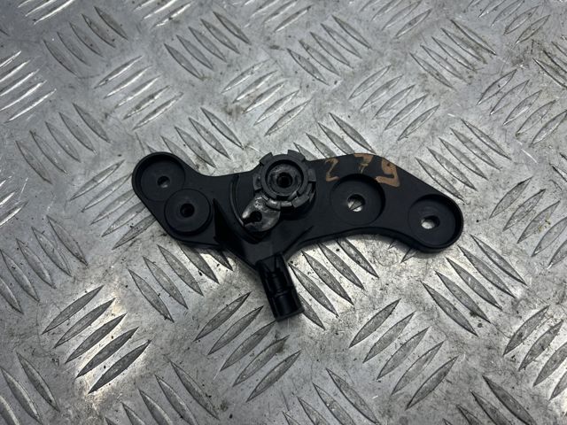BMW 51237326517 Кронштейн ручки открывания капота в наличии Харьков