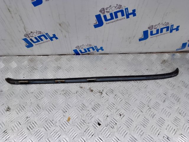 BMW 51317250395 Молдинг лобового стекла левый в наличии Украина