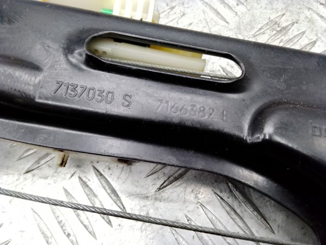 Механизм стеклоподъемника двери задней, правой 51357166382 BMW