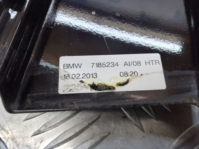 Накладка задней двери, правой, вертикальная 51357185234 BMW
