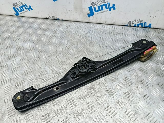  Механизм стеклоподъемника правой задней двери 51357291952 BMW