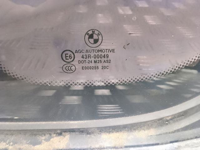 Стекло багажного отсека, левое 51377197897 BMW