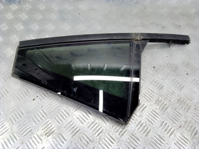 51377405606 BMW Стекло-форточка двери задней правой купить в Черновцы
