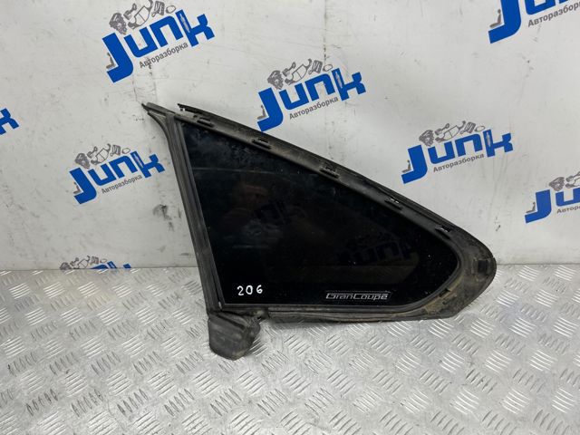 Стекло багажного отсека, левое 51377412021 BMW