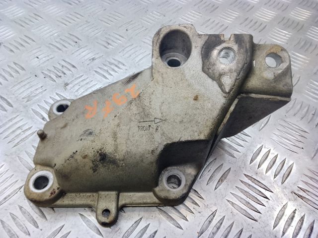 Кронштейн подушки (опоры) двигателя, правой 52124988AB CHRYSLER