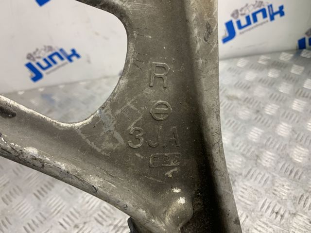 Правый рычаг передней нижней подвески 545003JA0B NISSAN