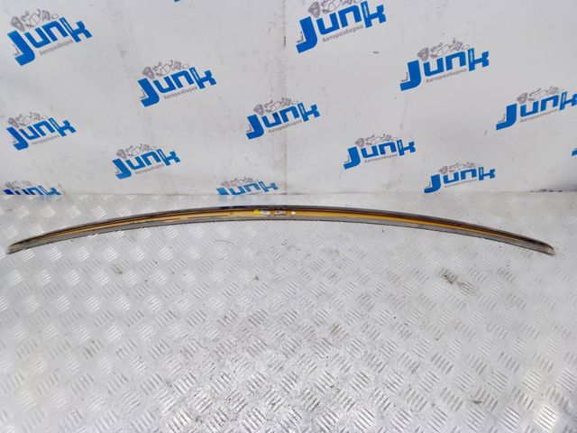 Крыло на багажник 561827948GRU VAG