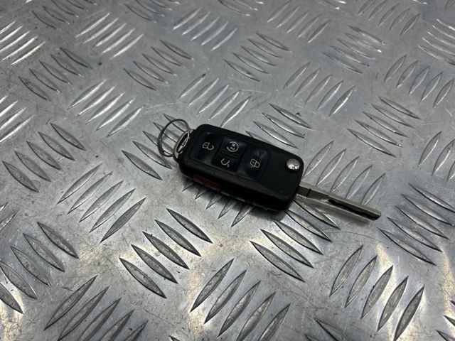 Ключ замка зажигания 561837202DINF VAG