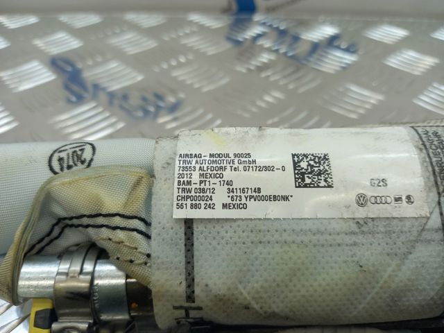Подушка безопасности AIRBAG спинки сиденья, правого 561880242 VAG