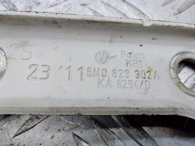 VAG 5N0823302A Петля капота правая в наличии Запорожье