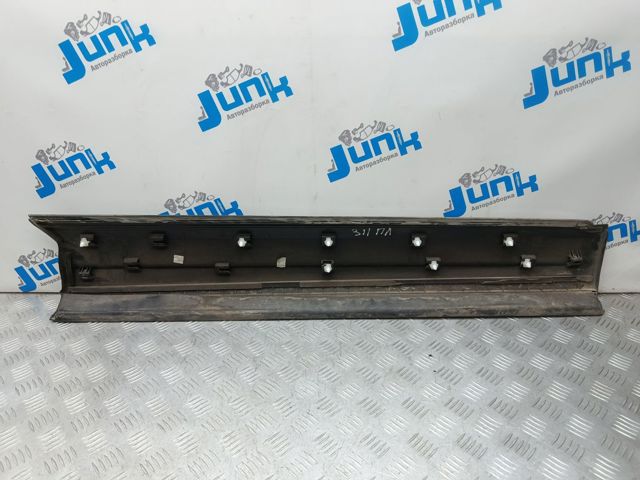 Молдинг передней левой двери, нижний 5N0854939DUBN VAG