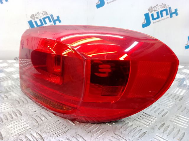 VAG 5N0945096R Фонарь задний правый внешний в наличии Павлоград