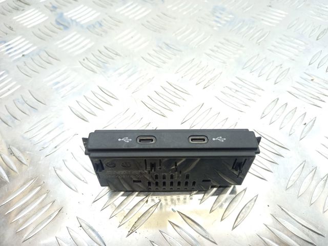 USB-разветвитель 5NA035736 VAG