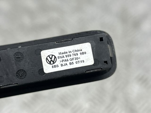 VAG 5NA9597699B9 в наличии Черкассы