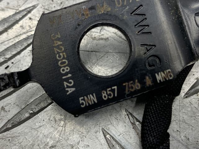 VAG 5NN857756AMNB Рычаг (замок) фиксации ремня безопасности передний в наличии Николаев